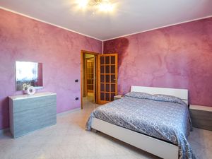 23753115-Ferienhaus-6-Zambrone-300x225-4