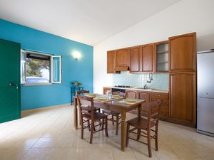 23744989-Ferienhaus-6-Zambrone-300x225-2