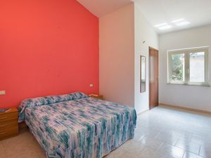 23745026-Ferienhaus-4-Zambrone-300x225-3