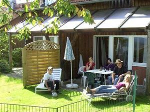 Ferienhaus mit Terrasse und Garten mit Umzäunung