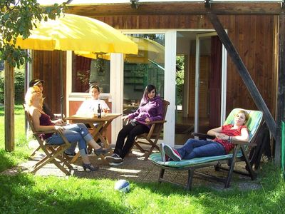 Terrasse und Garten mit Ferienhaus