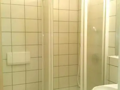Badezimmer im Erdgeschoss, im Obergeschoss zwei sep. WC`s