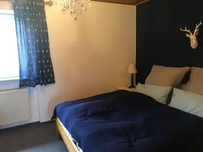 Schlafzimmer Eltern