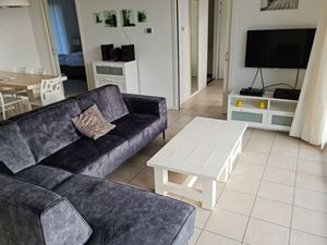 22335467-Ferienhaus-8-Zeewolde-300x225-1