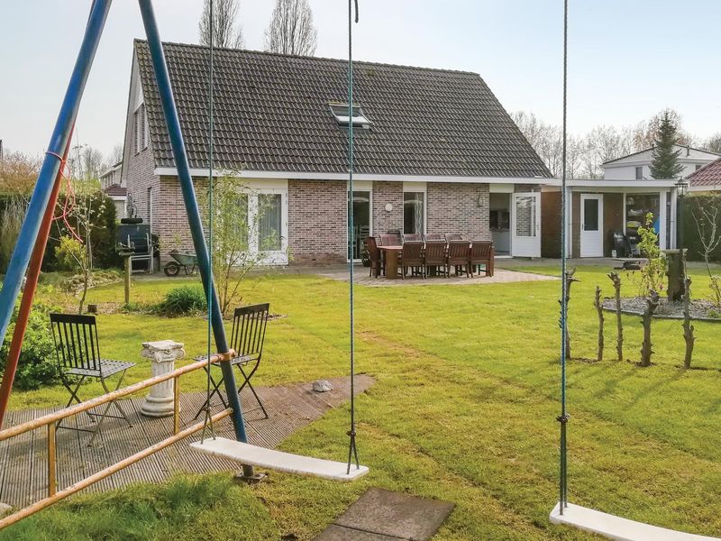 23740422-Ferienhaus-8-Zeewolde-800x600-0