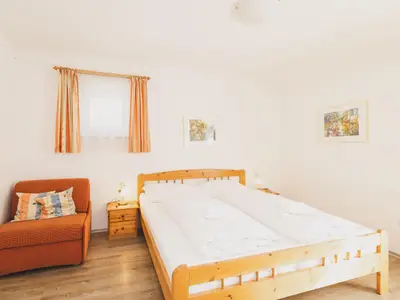 2_chalet_natalie_by_we_rent_bedroom