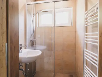 05_Chalet_carina_by_we_rent_bathroom