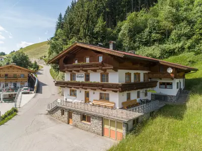 Außenseite Ferienhaus [Sommer]