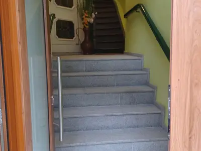 Hausflur zur Wohnung 2