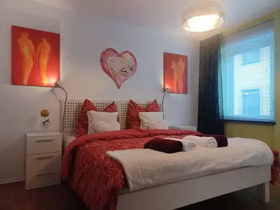 Schlafzimmer 1