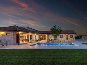Ferienhaus für 8 Personen (105 m²) in Zemunik