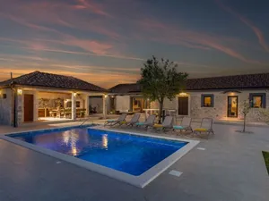 Ferienhaus für 8 Personen (120 m²) in Zemunik Gornji
