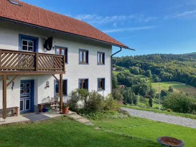 Außenseite Ferienhaus [Sommer]