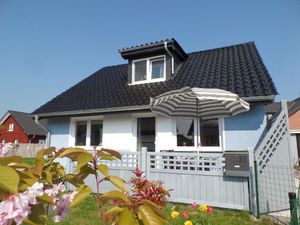 22427593-Ferienhaus-4-Zierow-300x225-0