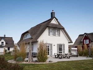 23529881-Ferienhaus-6-Zierow-300x225-2