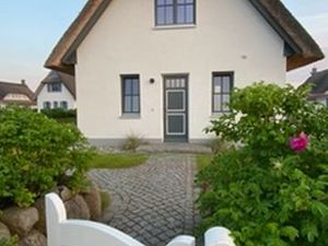 23529765-Ferienhaus-6-Zierow-300x225-4