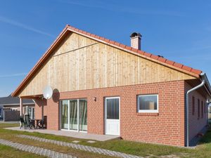 21848941-Ferienhaus-6-Zierow-300x225-5