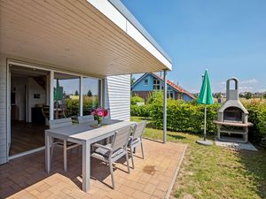 22501931-Ferienhaus-4-Zierow-300x225-5