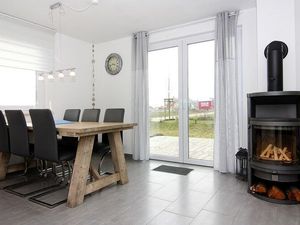 23291308-Ferienhaus-6-Zierow-300x225-3