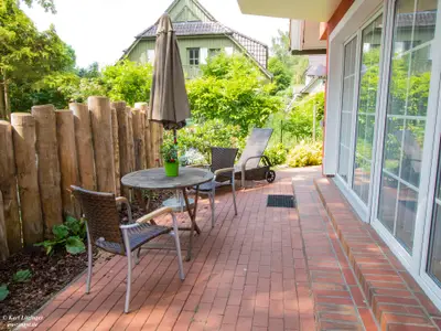 Ferienhaus Ahrenshoop: Terrasse.