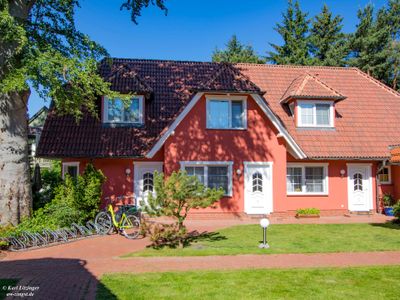 Ferienhaus Dierhagen: auf dem Foto rechts.