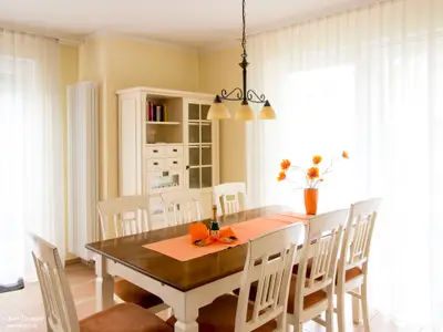 Ferienhaus Seeschwalbe: Essbereich.