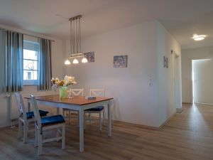 23969500-Ferienhaus-8-Zingst (Ostseebad)-300x225-5