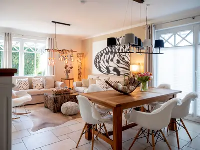 Wohnzimmer mit Essbereich