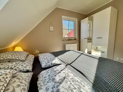 1. Schlafzimmer mit Doppelbett