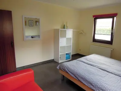 Schlafzimmer mit Doppelbett