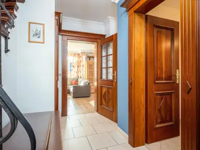 Flur mit Blick zum Wohnzimmer