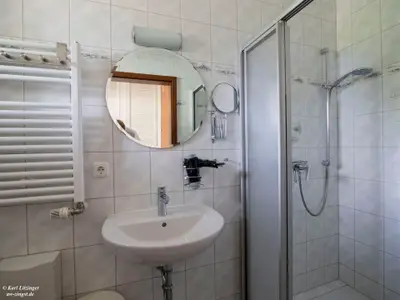 Reethaus Lee: erster Bad mit DU/WC im EG.