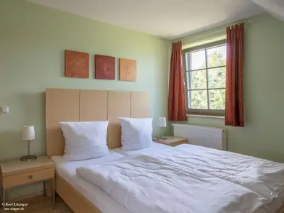 Reethaus Luv: erstes Schlafzimmer im OG.