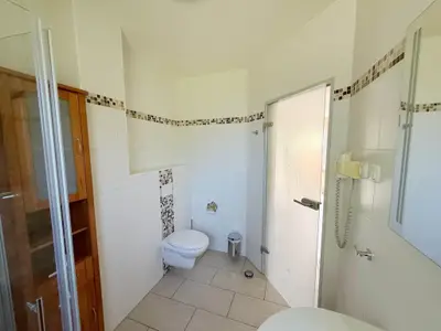 Badezimmer mit Toilette