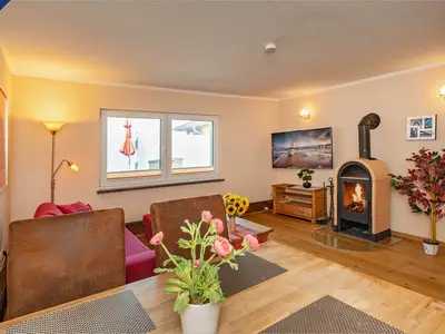 Wohnzimmer mit Kamin