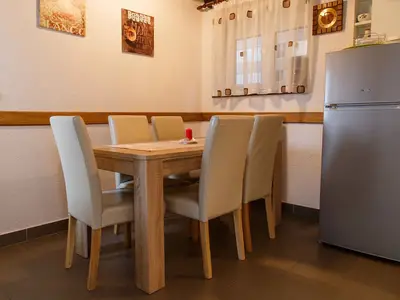 Ferienhaus für 6 Personen (100 m²) in Zlobin 10/10