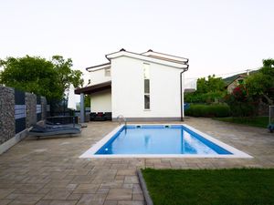 Ferienhaus für 8 Personen (176 m²) in Zmijavci