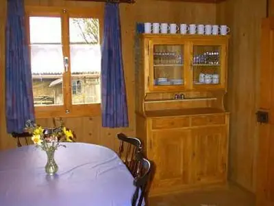 Esszimmer, Buffet mit Geschirr