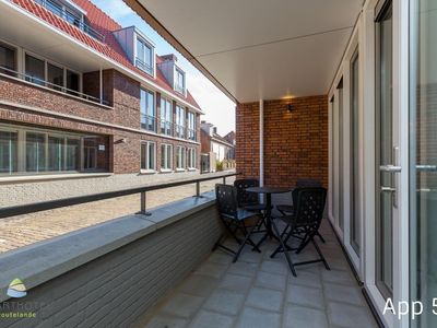 Balkon ist vorhanden