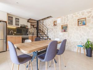 21690405-Ferienhaus-5-Šibenik-300x225-2