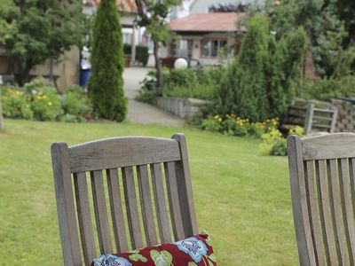 Blick vom Gartenpavillion zur Ferienwohnung