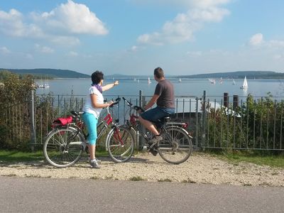 Große Brombachsee, Blick vom Fahrradweg Richtung großer Damm