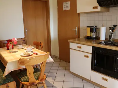Küche mit Essecke