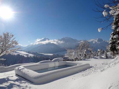 Pool im Winter Lammerauhof