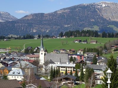 Ausblick aus dem Fenster. Ausblick auf Abtenau