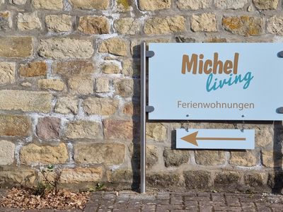 Michel_Living_Abtweiler_Ferienwohnungen_Wegweise_1