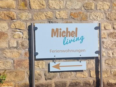 Michel_Living_Ferienwohnungen_Abtweiler_Wegweiser_