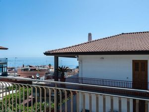 23464171-Ferienwohnung-9-Aci Castello-300x225-1