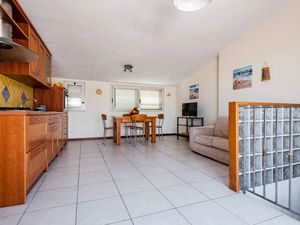 23464177-Ferienwohnung-5-Aci Castello-300x225-1