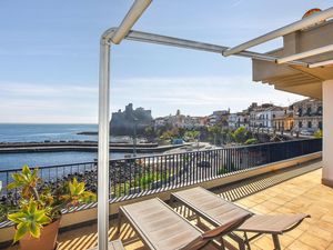 24002018-Ferienwohnung-6-Aci Castello-300x225-3